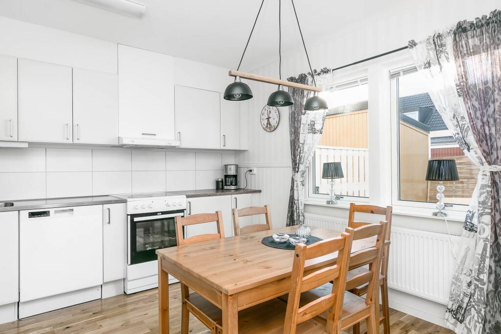 6 rum Lägenhet på Västra Fjärilsvägen 164 Lextorp Trollhättans kommun - bild 8