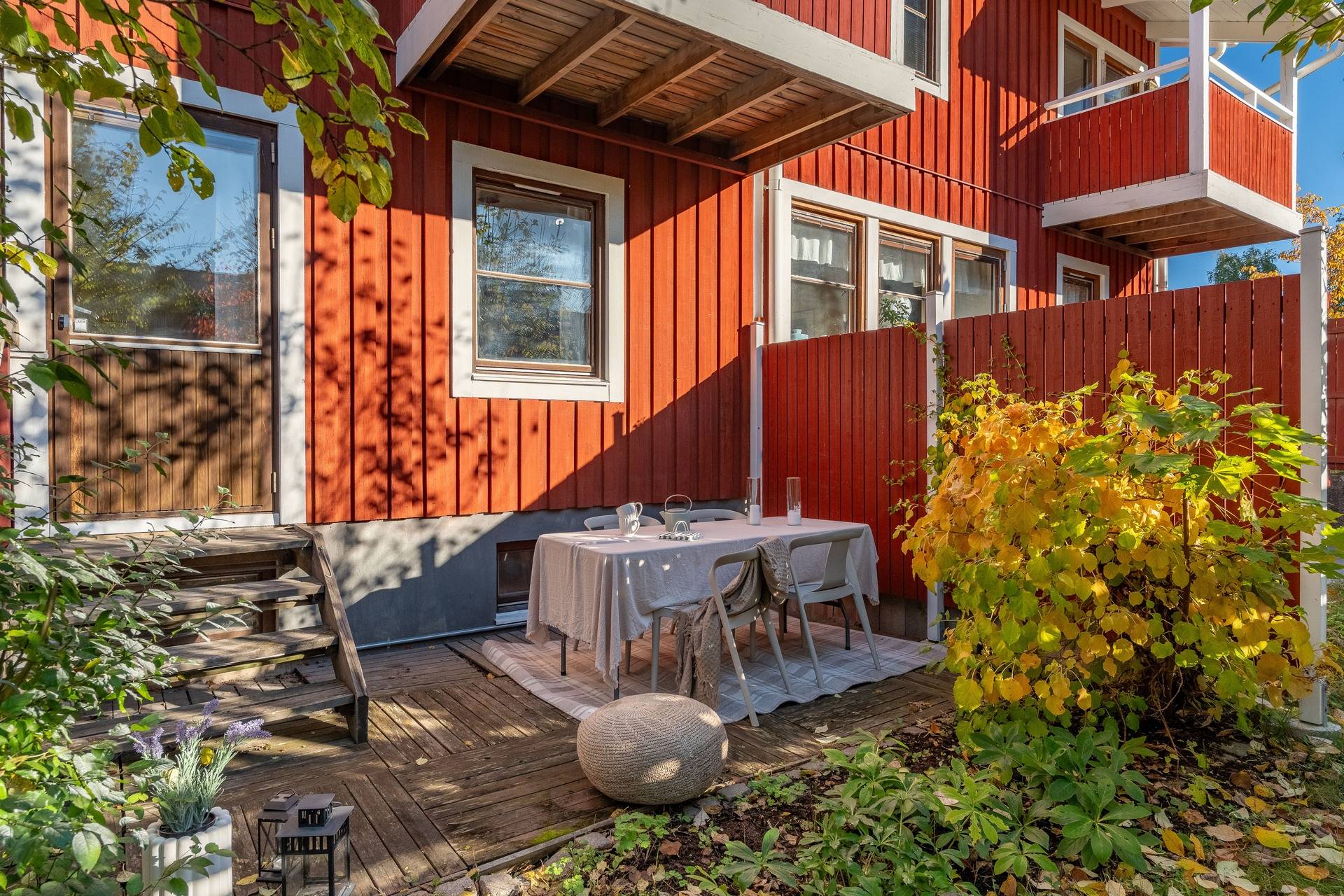 6 rum Radhus på Flogstavägen 102 Norra Skogen Uppsala kommun - bild 2