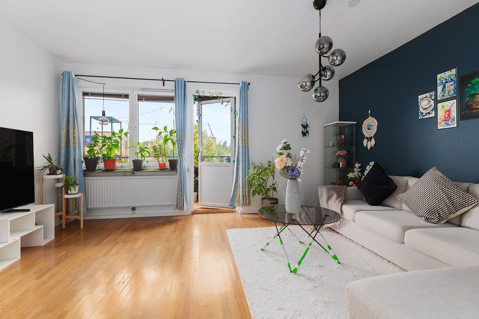 2 rum lägenhet på Helsingforsgatan 43, 3tr Akalla, Stockholms kommun - bild 2