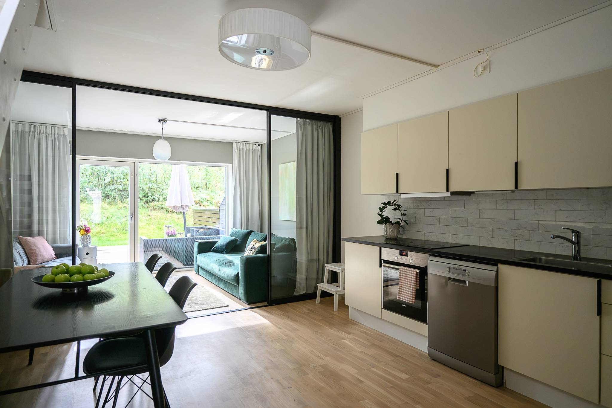 5 rum radhus på Kvalövägen 9 Vega, Haninge kommun - bild 1