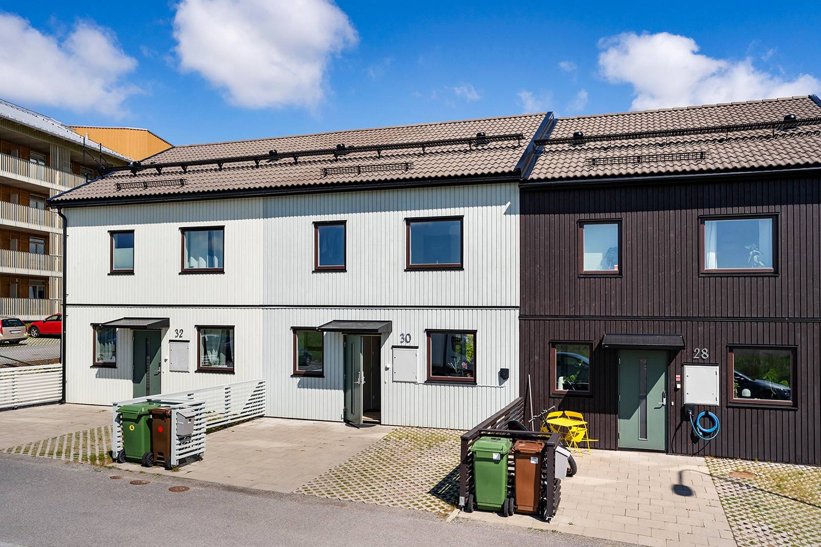 5 rum Radhus på Eds sjöväg 30 Centrala Väsby Upplands Väsby kommun - bild 1