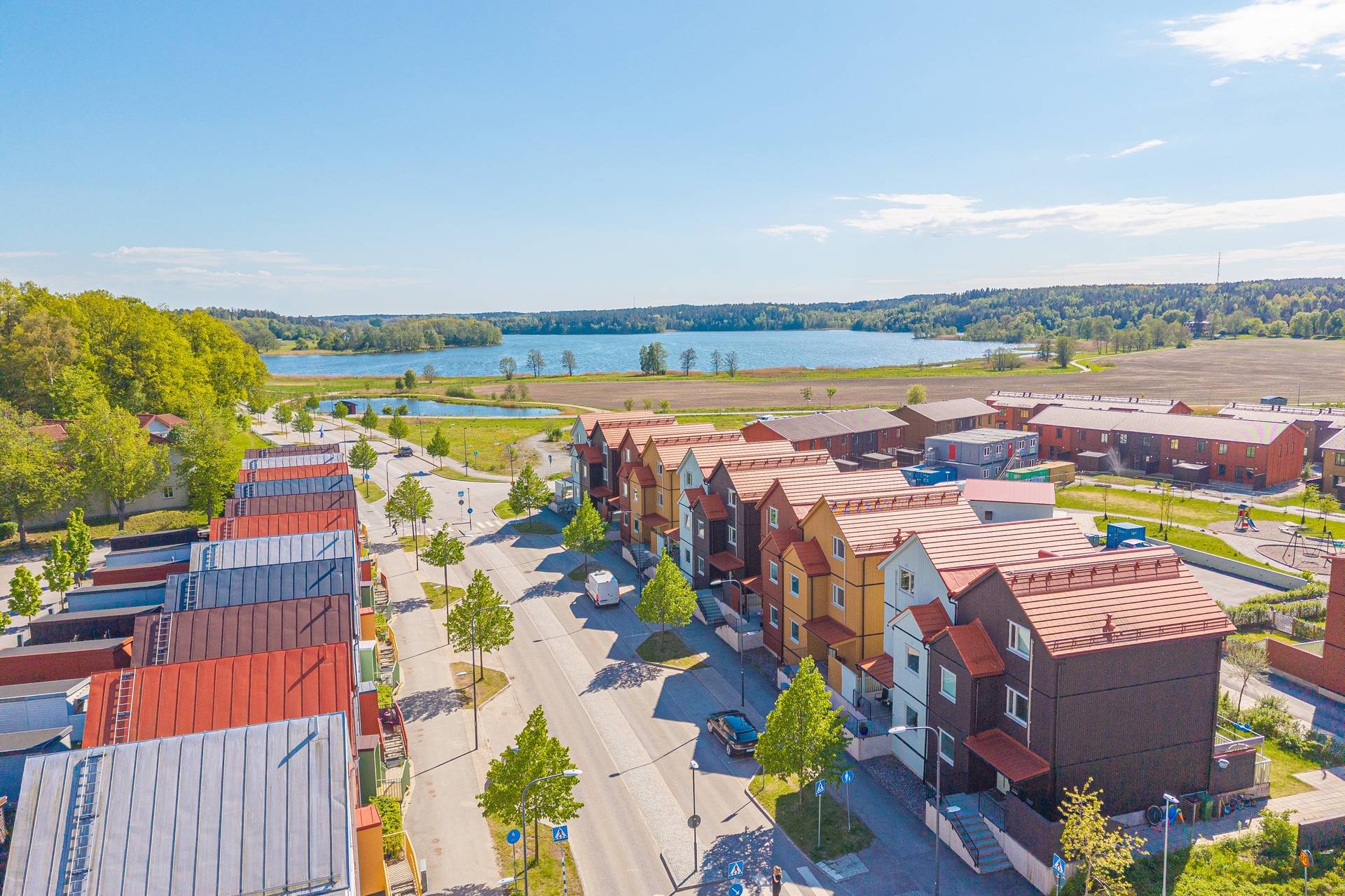 8 rum Radhus på Älvsundavägen 48 Eds Allé/Runby Upplands Väsby kommun - bild 4
