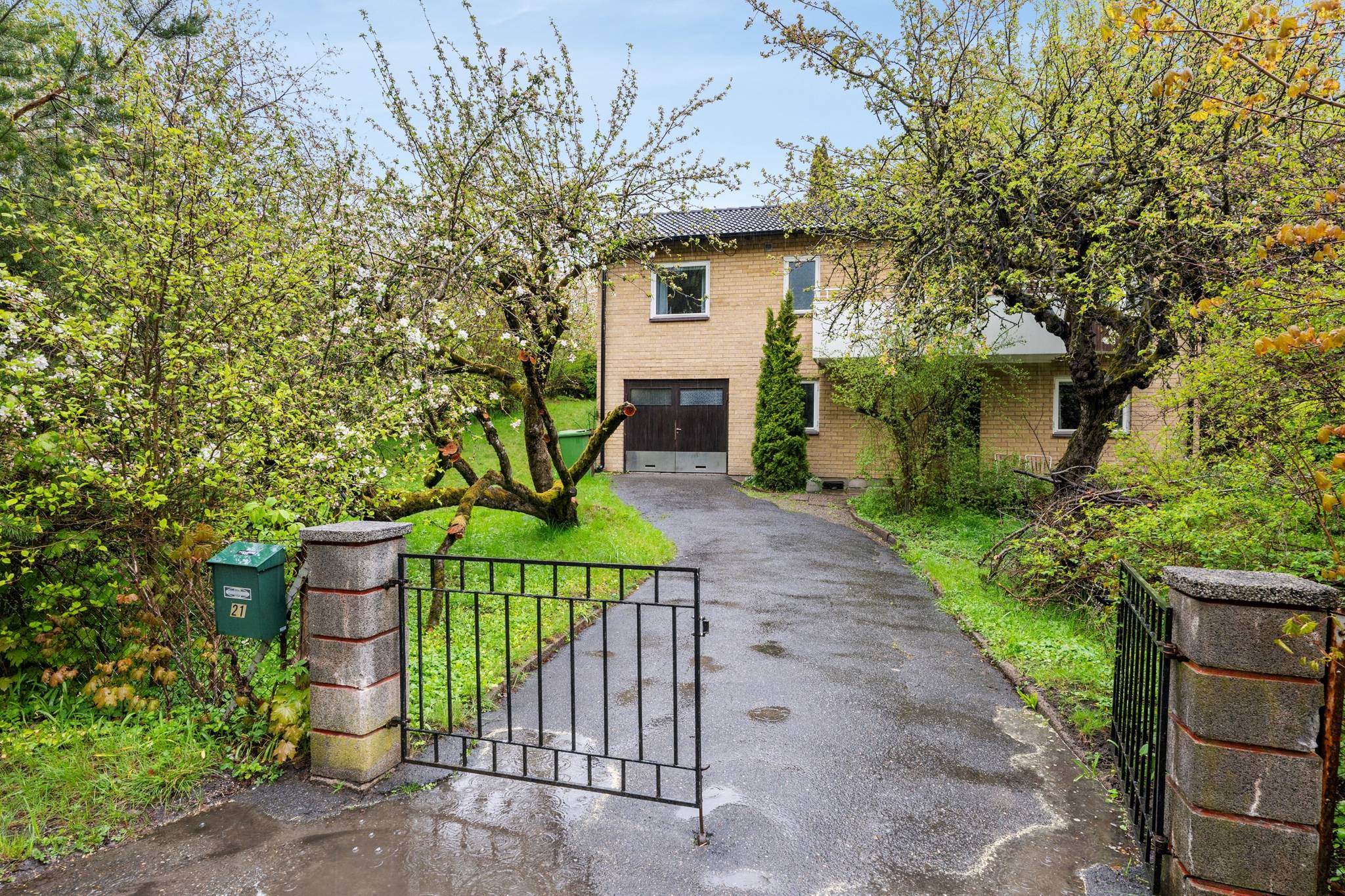 villa på Skidbacksvägen 21 Huddinge, Huddinge kommun - bild 1