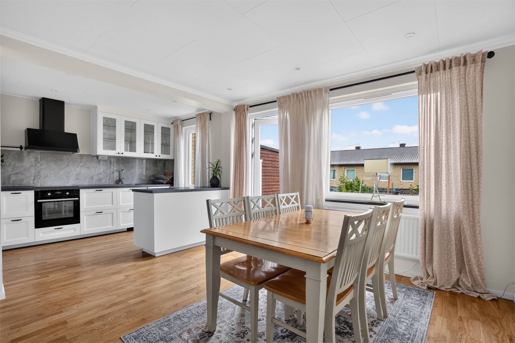 6 rum radhus på Byvägen 61 Ronna, Södertälje kommun - bild 3