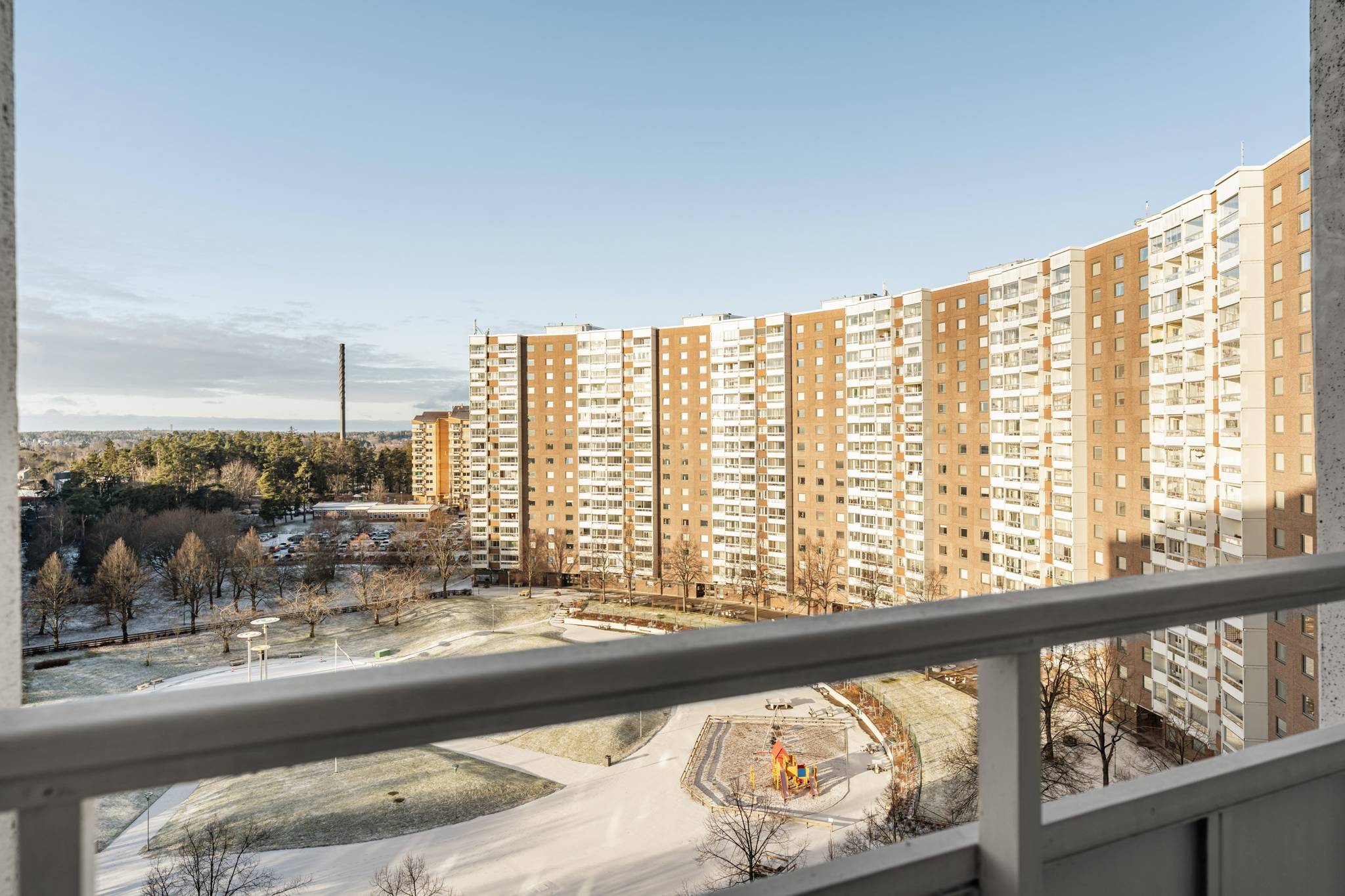 3 rum Lägenhet på ÅKERBYVÄGEN 98 - VÅN 10 TÄBY CENTRUM - STORSTUGAN Täby kommun - bild 3