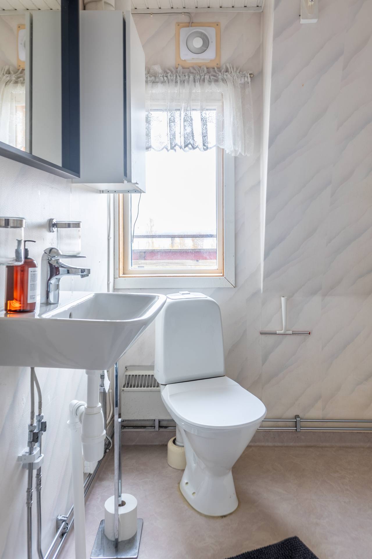 4 rum Villa på Järnvägsgatan 25 Timrå Timrå kommun - bild 27