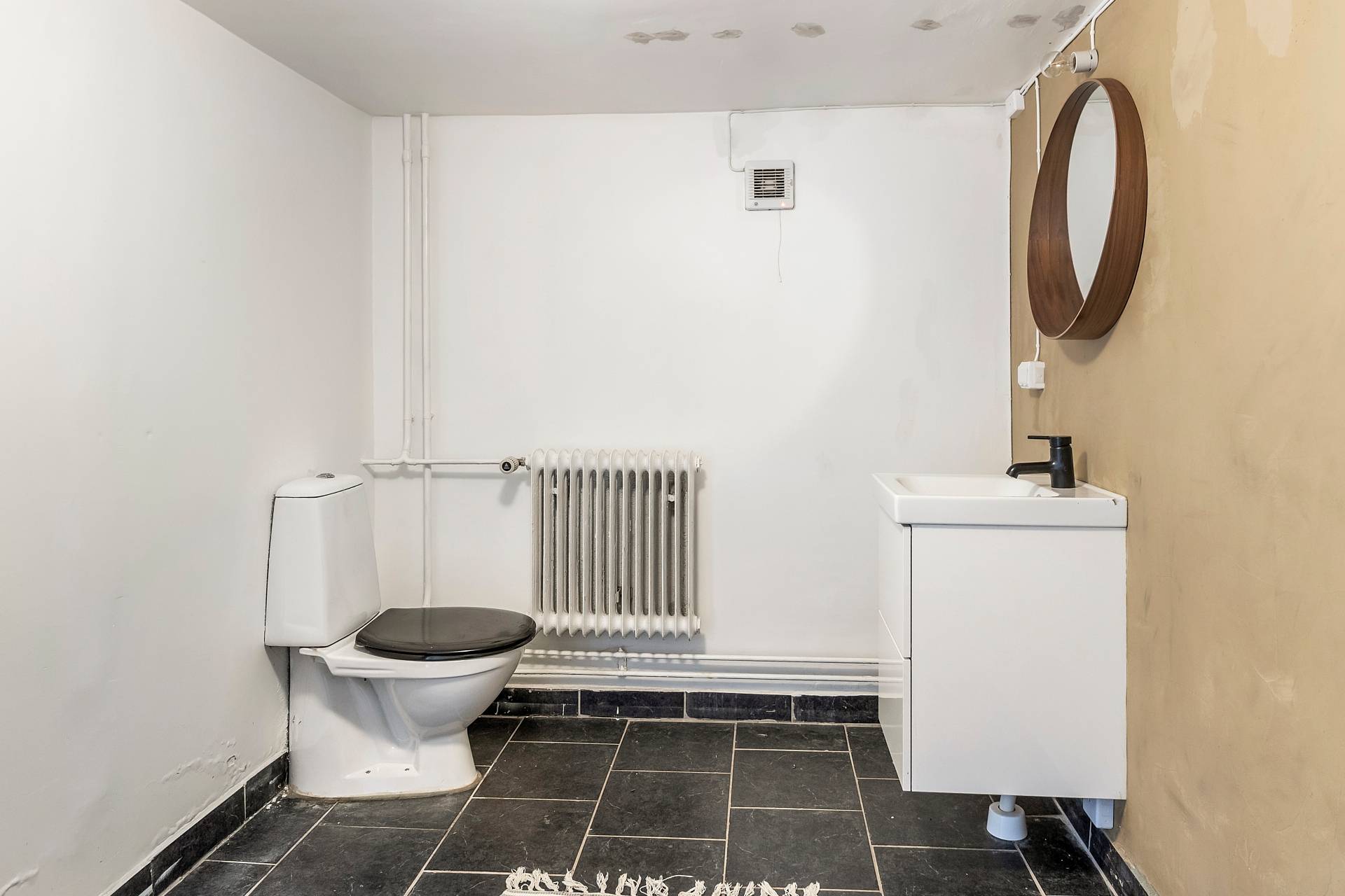 5 rum Villa på Bäckgatan 4 Runna Kungsörs kommun - bild 32