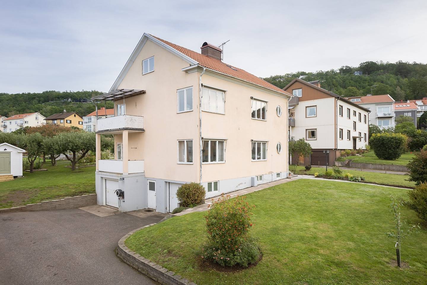 8 rum Villa på Munkgatan 6 Huskvarna Norrängen Jönköpings kommun - bild 2