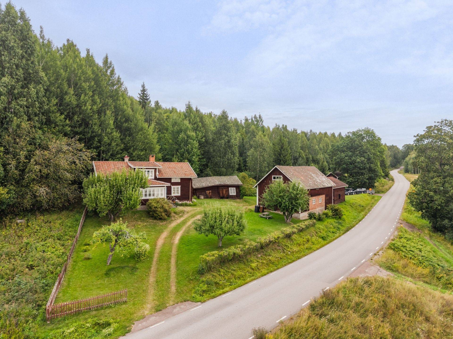 4 rum Gård/skog på Berg Rönnäsvägen 61 Leksand Leksands kommun - bild 2