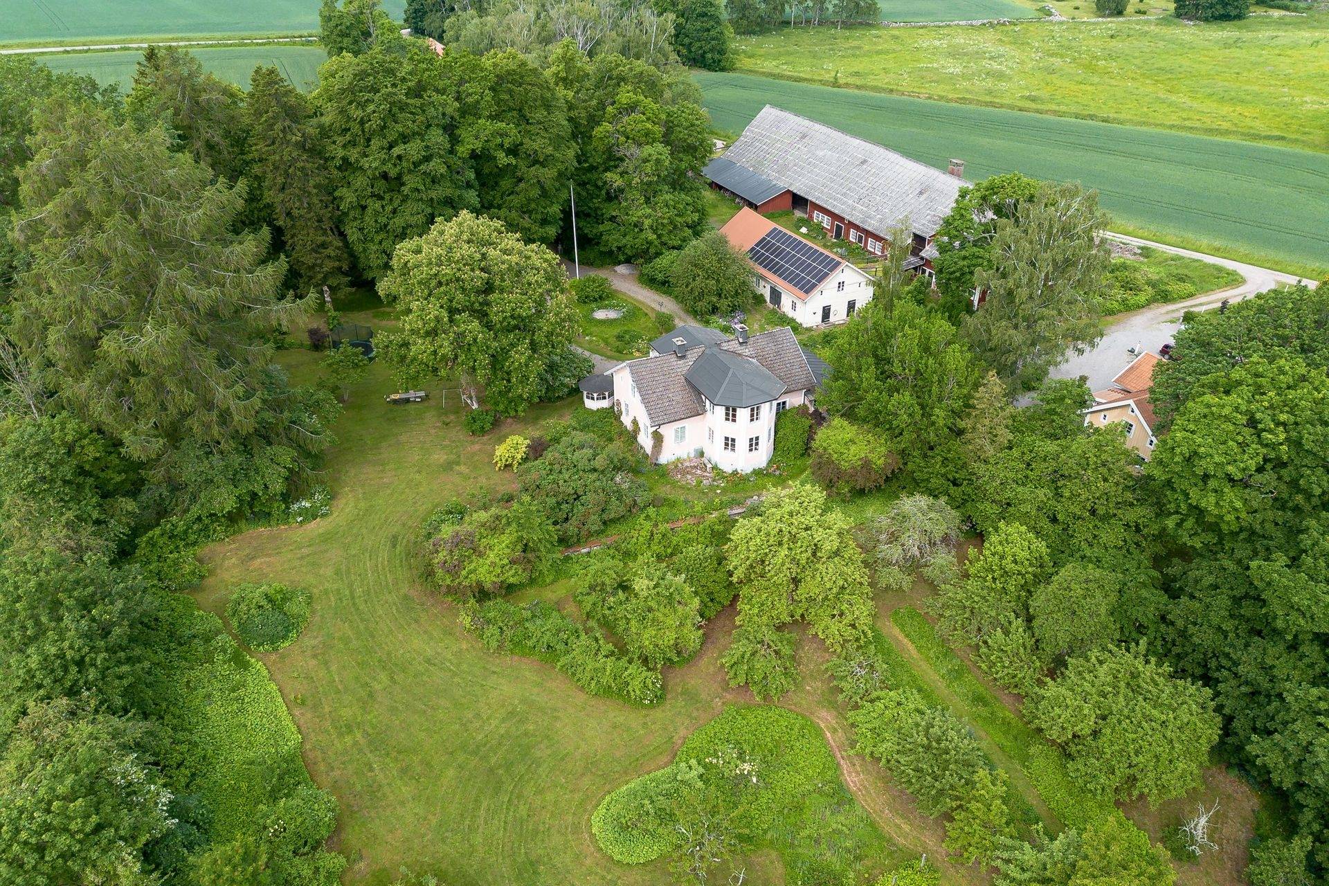 7 rum Villa på Kvinneby Kvinnslunda gård 1 Fornåsa Mjölby kommun - bild 2