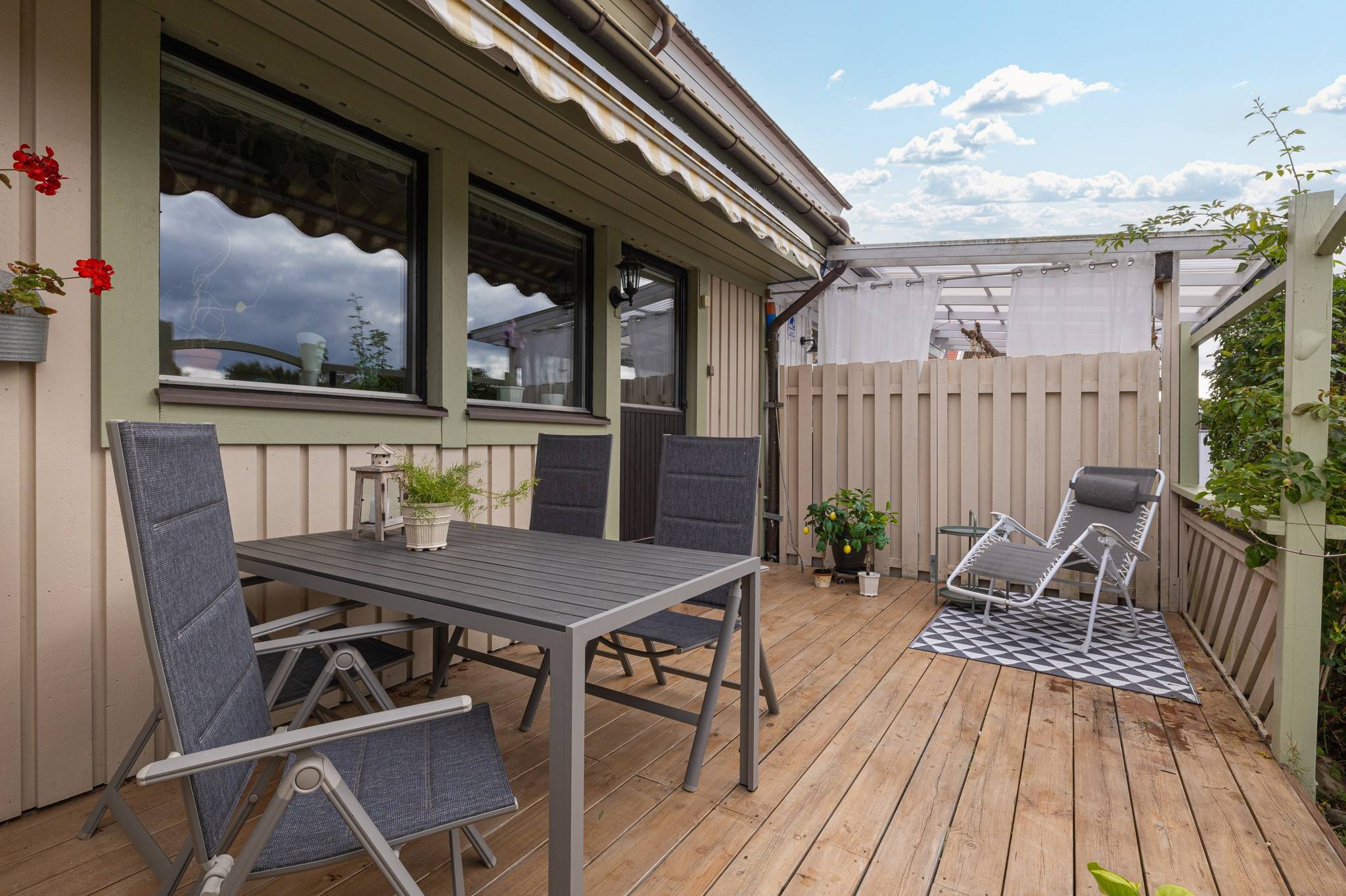 4 rum Radhus på Hollywoodvägen 5 Gillbo Sollentuna kommun - bild 2