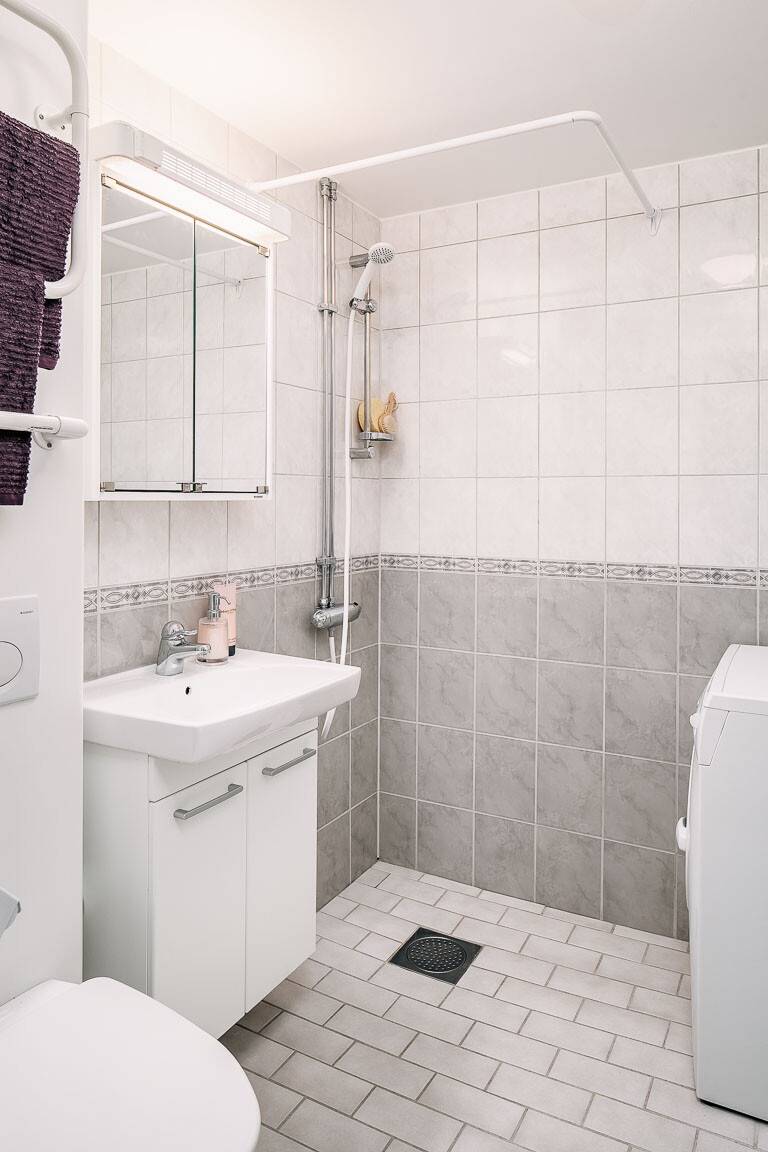 2 rum Lägenhet på Solhagsvägen 47B, vån 2 lghnr 1003 Lidåker Lidköpings kommun - bild 8
