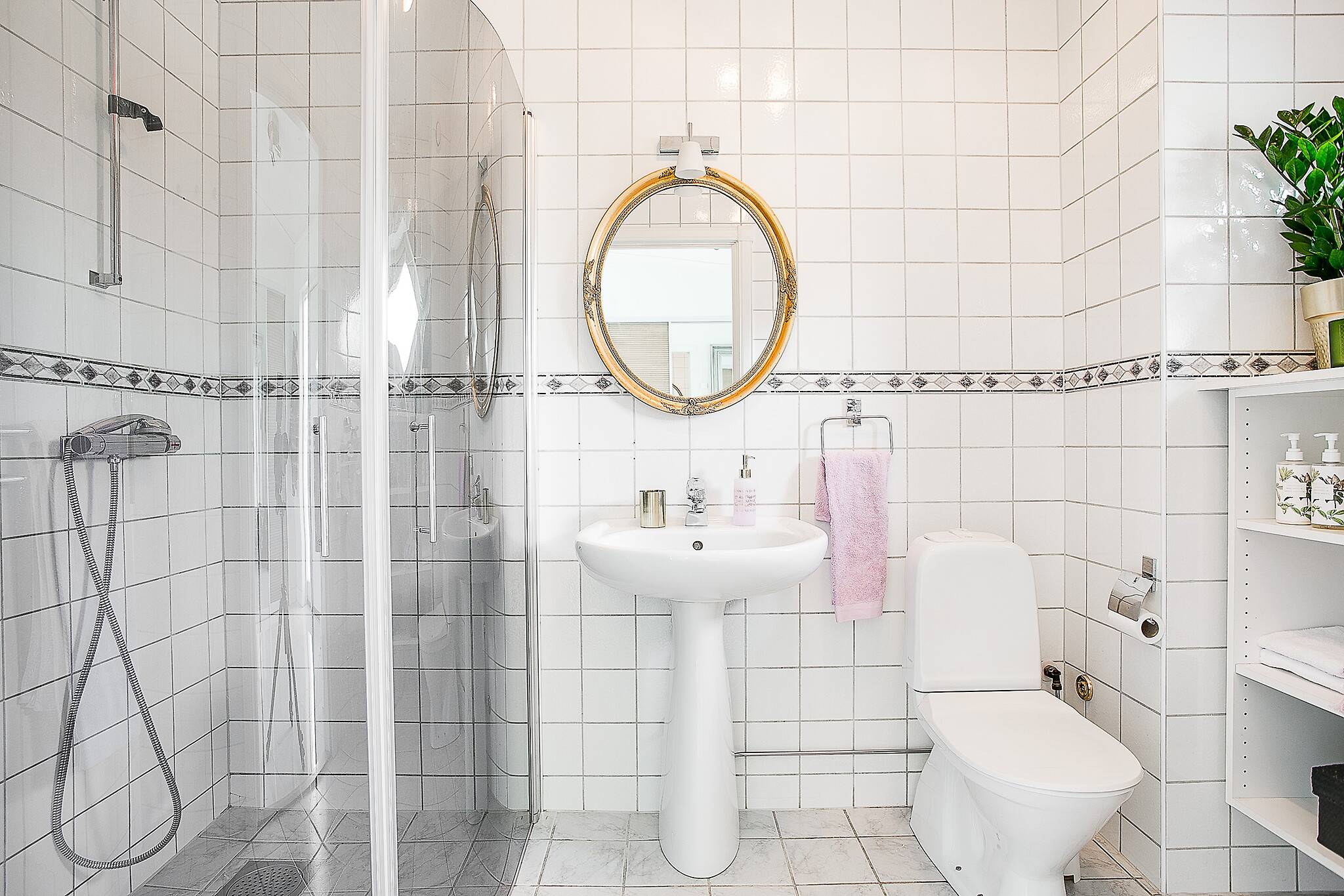 132 m² Parhus på Övre Kvarngatan 21 Bymarken Jönköpings kommun - bild 9
