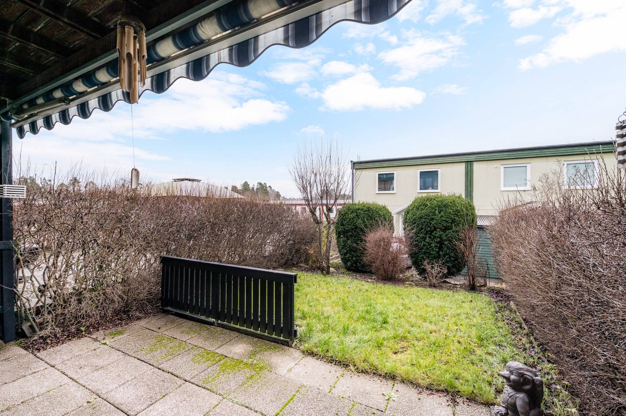 6 rum Radhus på Skattegårdsvägen 322 Vällingby - Vinsta Stockholms kommun - bild 3