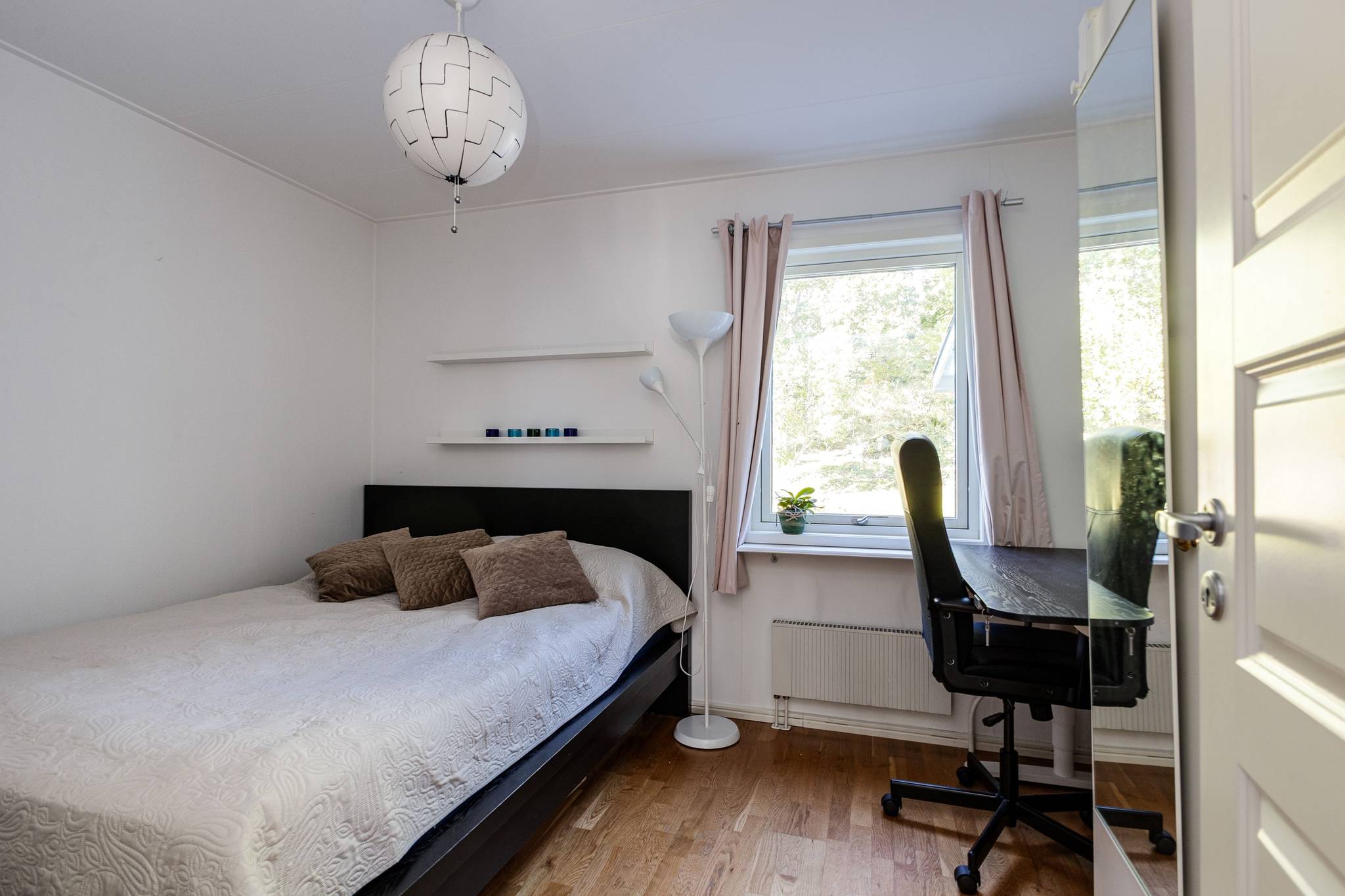 4 rum Parhus på Furuhällsvägen 21 Bålsta Furuhäll Håbo kommun - bild 6