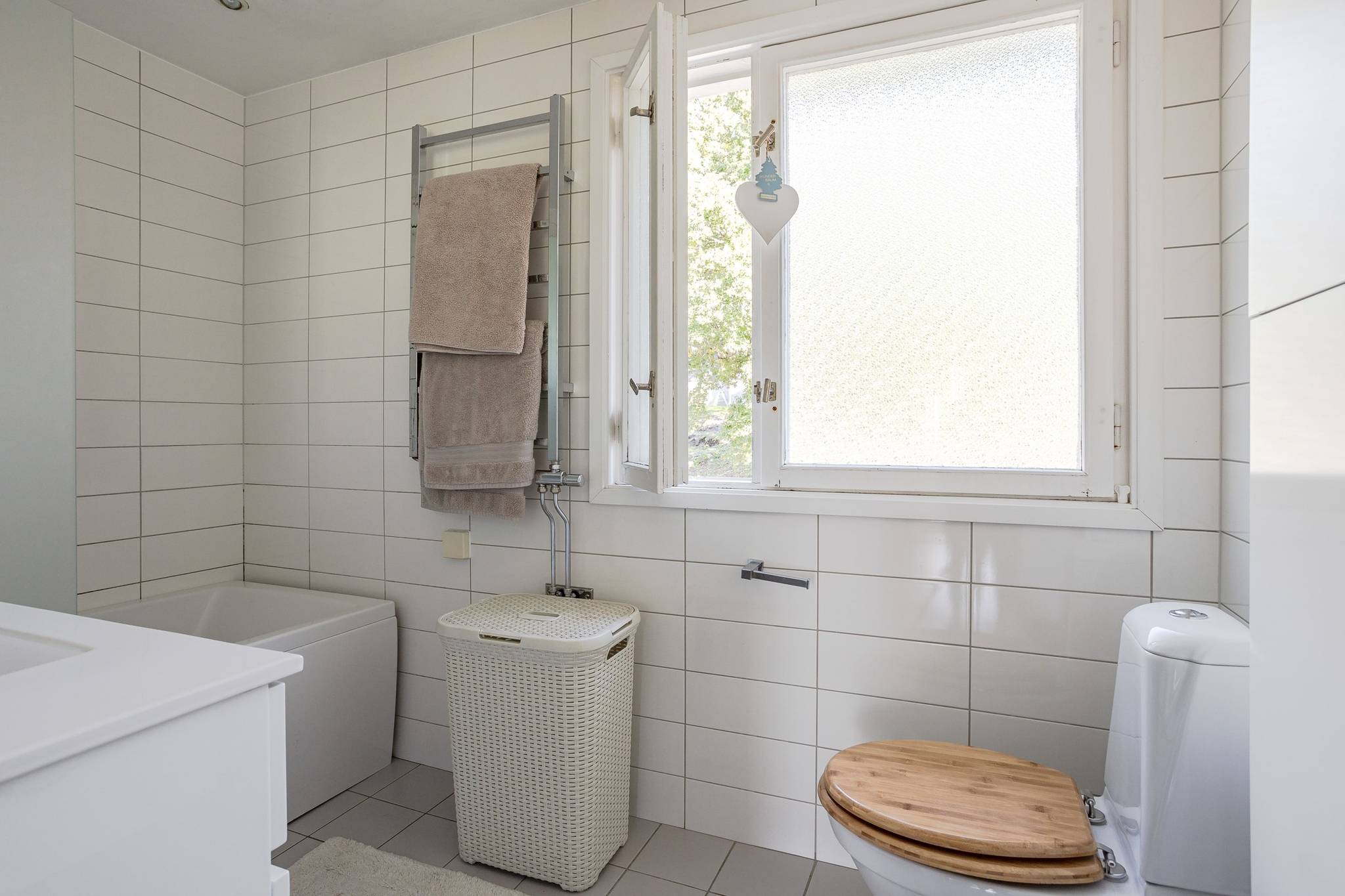 5 rum Radhus på SATURNUSVÄGEN 36 Österskär/Tuna Österåkers kommun - bild 20