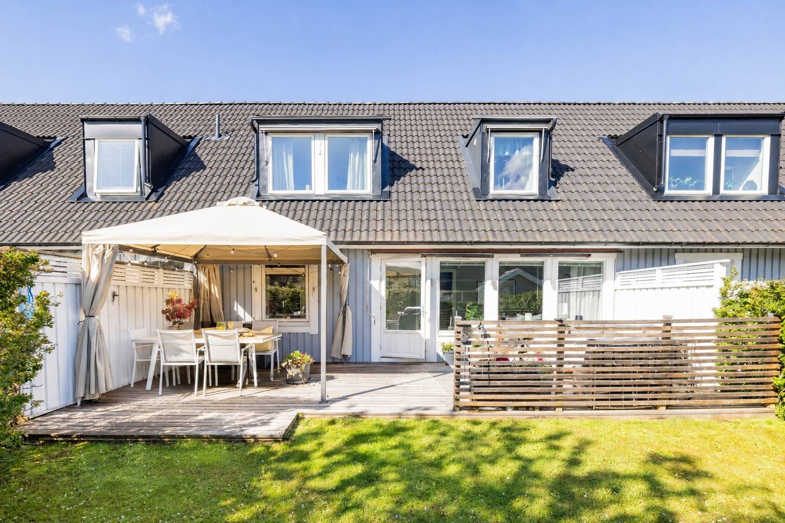 4 rum Radhus på Fågelstigen 22 Centralt Kungälvs kommun - bild 1