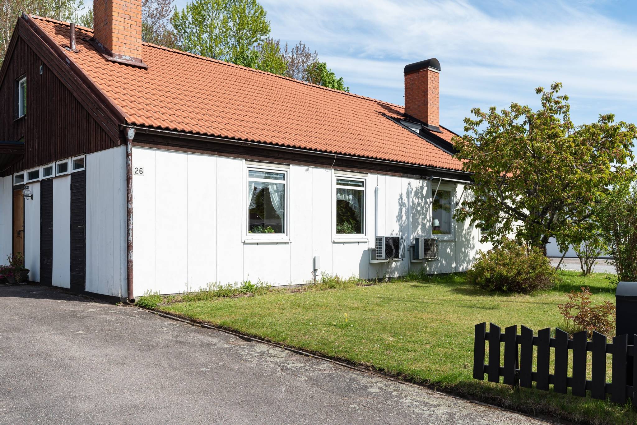 5 rum kedjehus på Blombergsvägen 26 Adolfsberg, Örebro kommun - bild 1