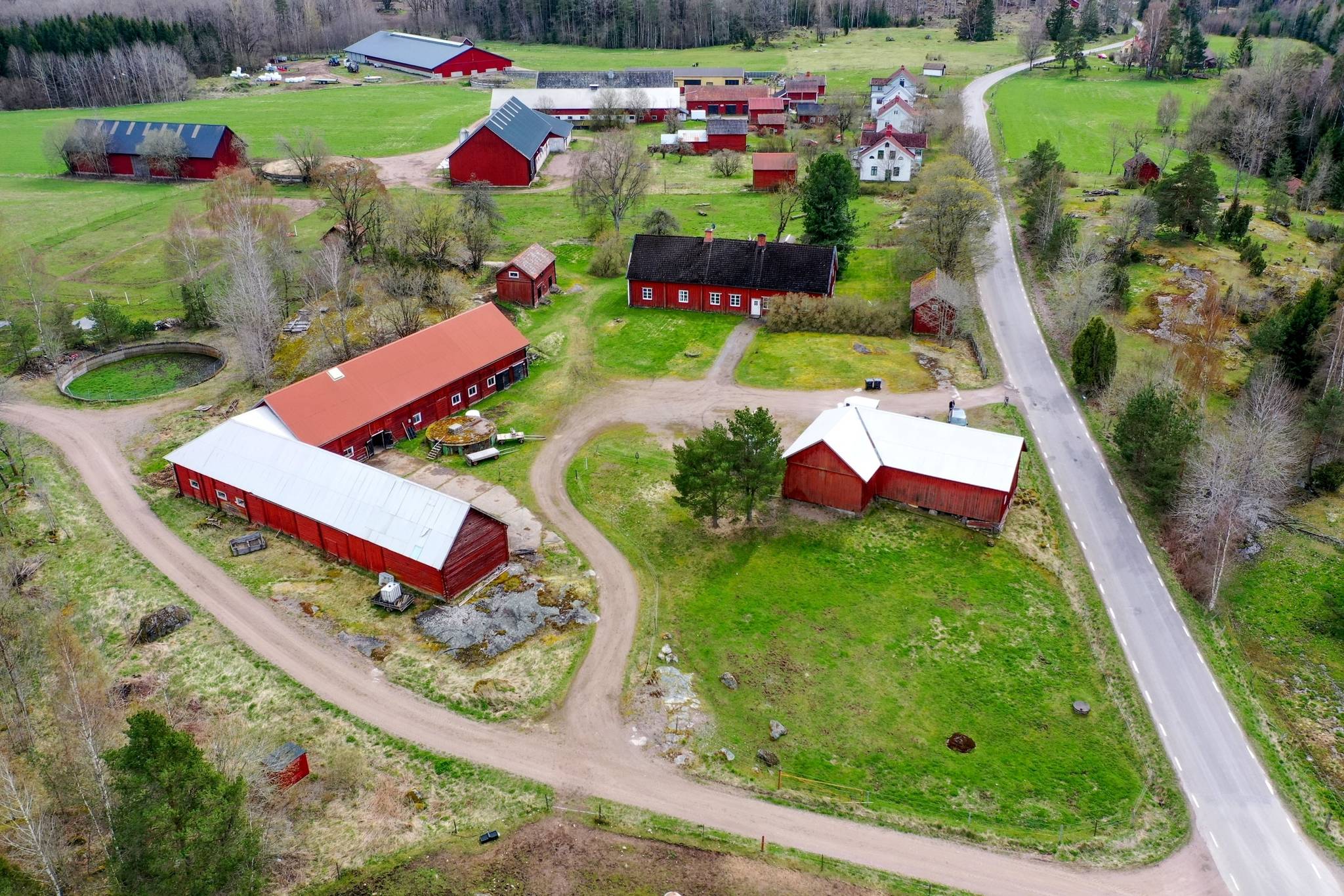 6 rum Gård/skog på Solhult 136 Vimmerby kommun - bild 2