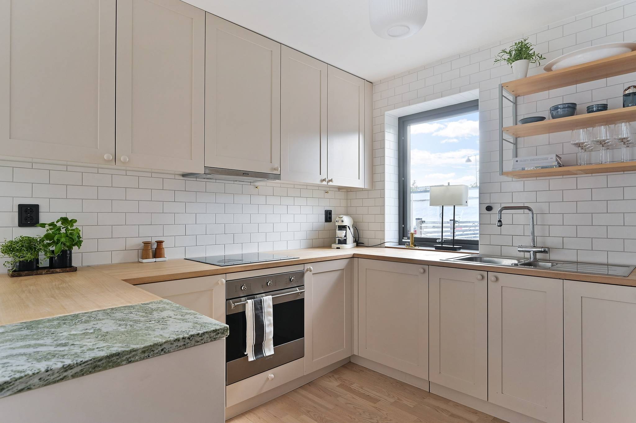 6 rum villa på Mjölnarvägen 4A Jungfrusund, Ekerö kommun - bild 4