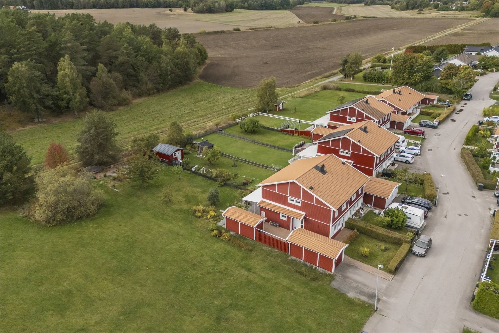 5 rum Parhus på Kvarnstensvägen 17 Bålsta - Broby Backar Håbo kommun - bild 2