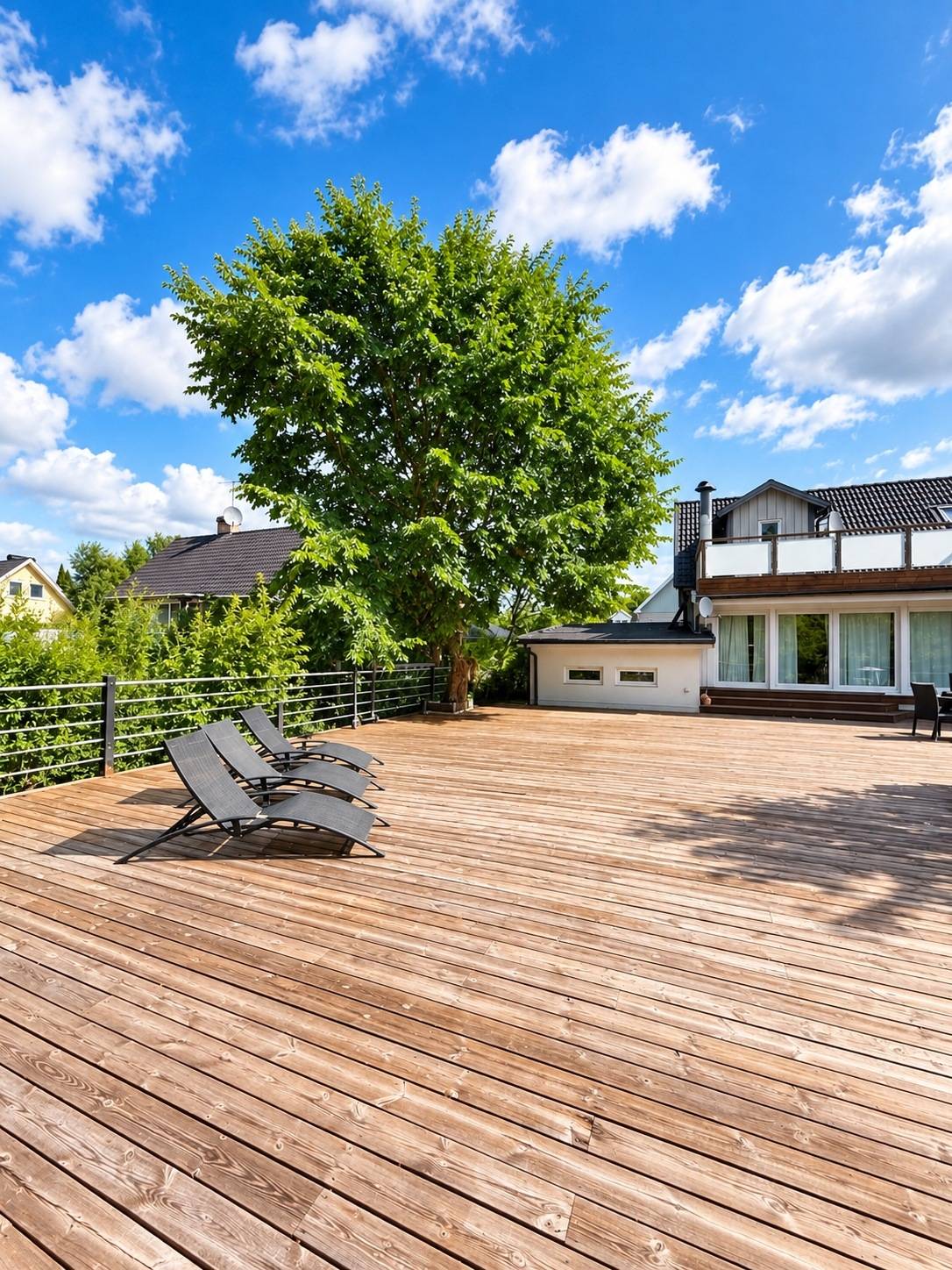villa på Nyvägen 3 Runby, Upplands Väsby kommun - bild 1