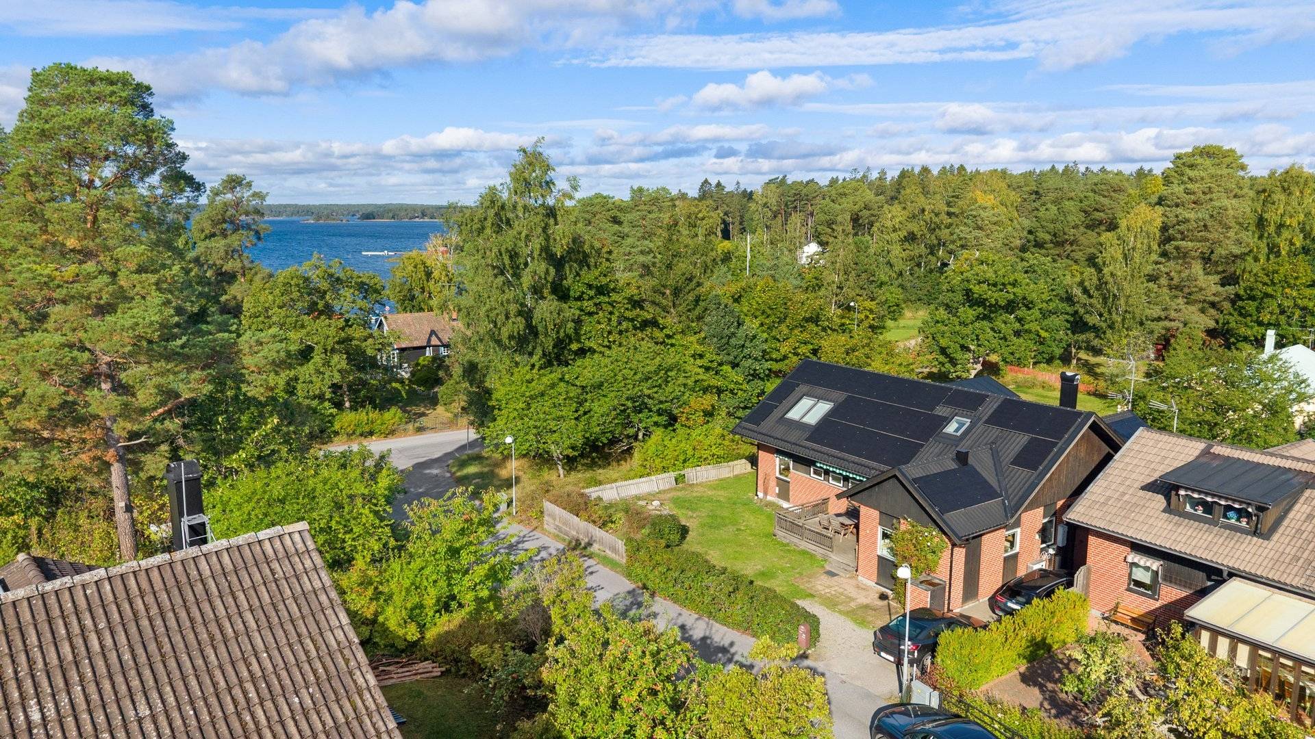 villa på Granvägen 1 Djurö, Värmdö kommun - bild 1