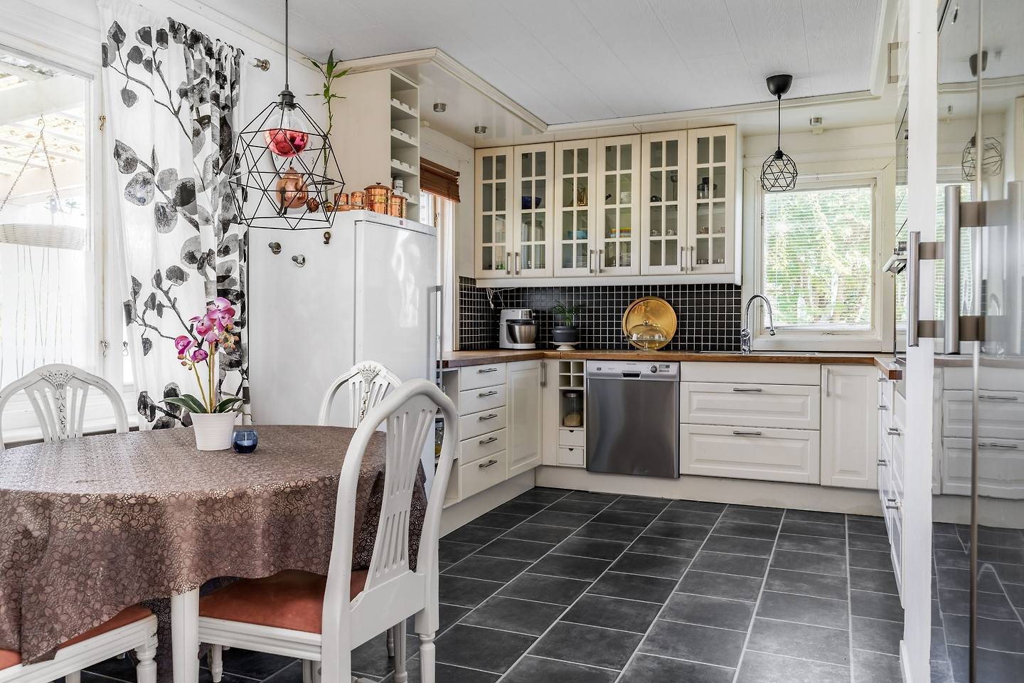7 rum Villa på Svanbygatan 45 Tierp Tierps kommun - bild 9