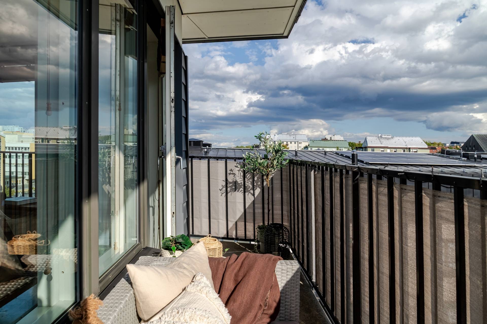 2 rum lägenhet på Huvudstagatan 1D Solna, Solna kommun - bild 1
