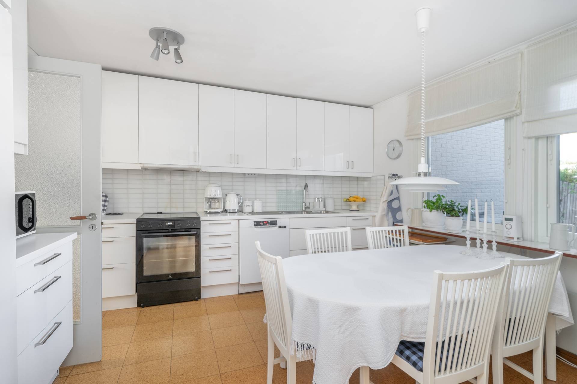6 rum Radhus på Lomvägen 539 Sjöberg Sollentuna kommun - bild 9