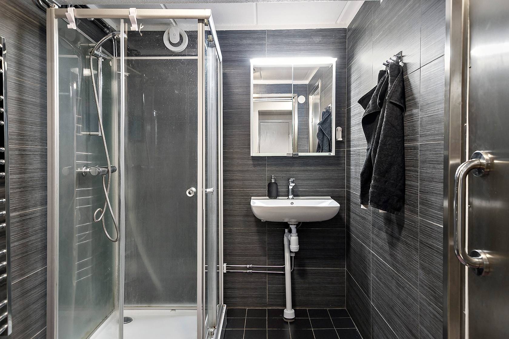 9 rum Villa på Hortensiagatan 8 Mellringe Örebro kommun - bild 18