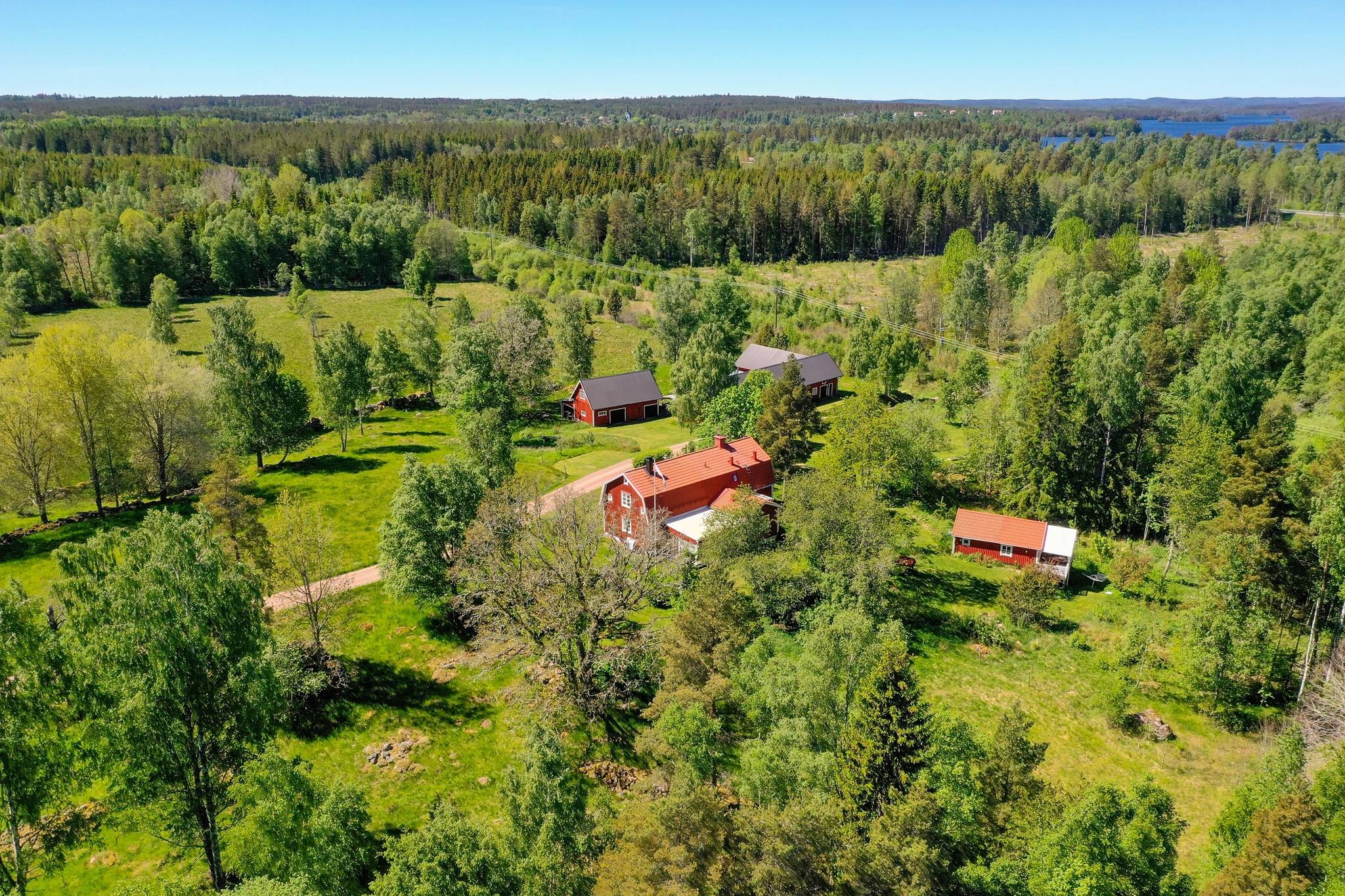 6 rum gård/skog på Lugnet 1 Rydsnäs, Ydre kommun - bild 2
