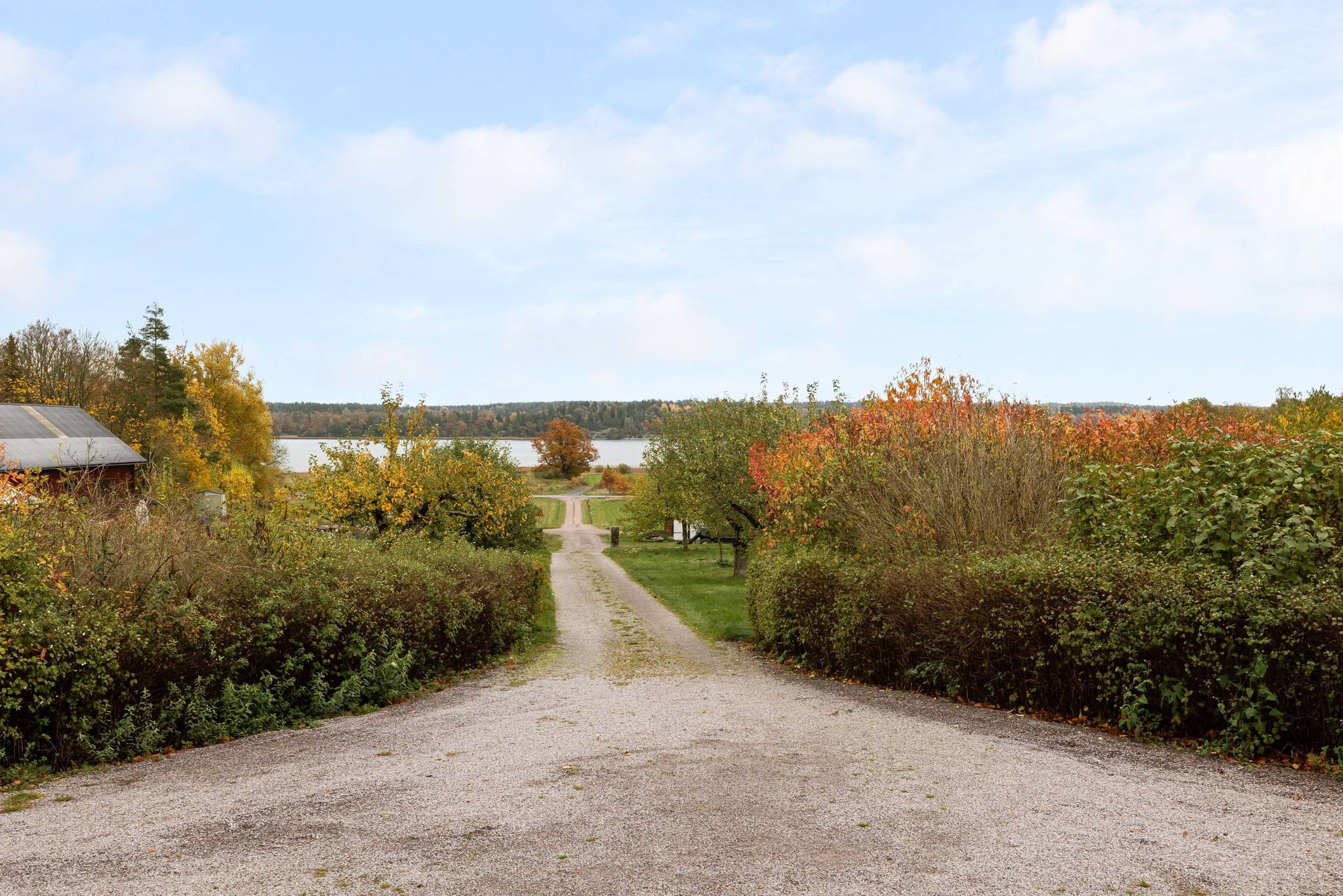 8 rum gård/skog på Ullevi Östergård 1 Gamleby, Västerviks kommun - bild 4