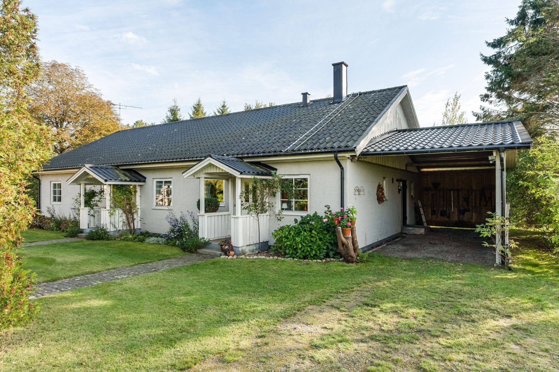 Gård med jordbruk på Lejeby 164 Laholms kommun - bild 1