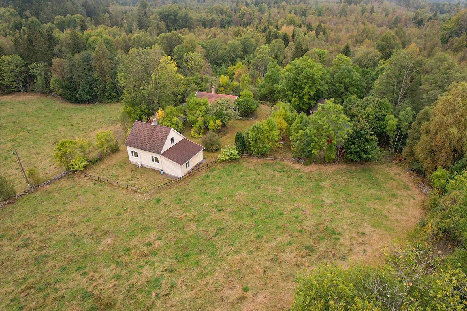 4 rum Gård med jordbruk på Avesjövägen 21 Ettebro och Fröjdadal Ronneby kommun - bild 33