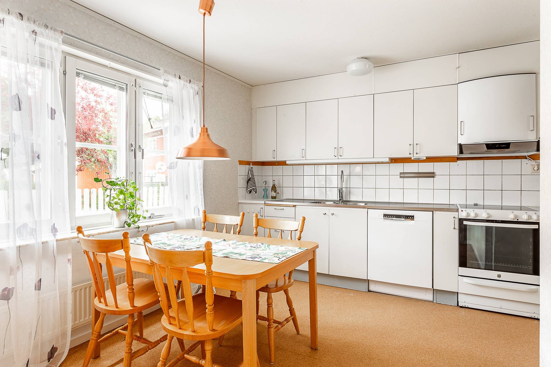4 rum Par-/kedje-/radhus på Västgötaresan 65 Sävja Uppsala kommun - bild 12