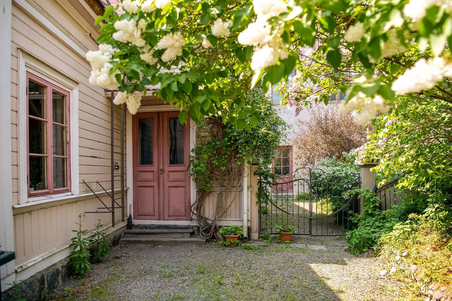 11 rum Villa på Kronobodgatan 5, Storgatan 59 Hudiksvall Hudiksvalls kommun - bild 2