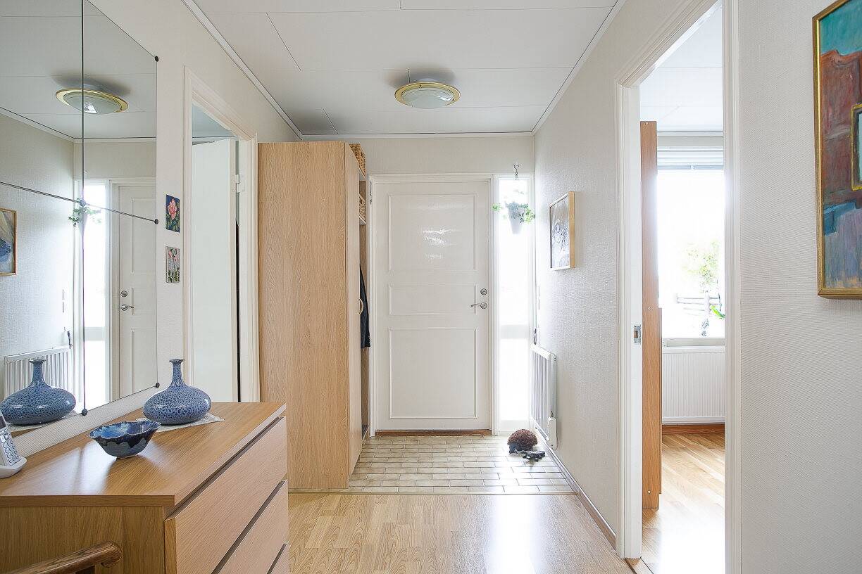 4 rum Villa på Hästhagsgatan 64 Huskvarna Öxnehaga Jönköpings kommun - bild 2
