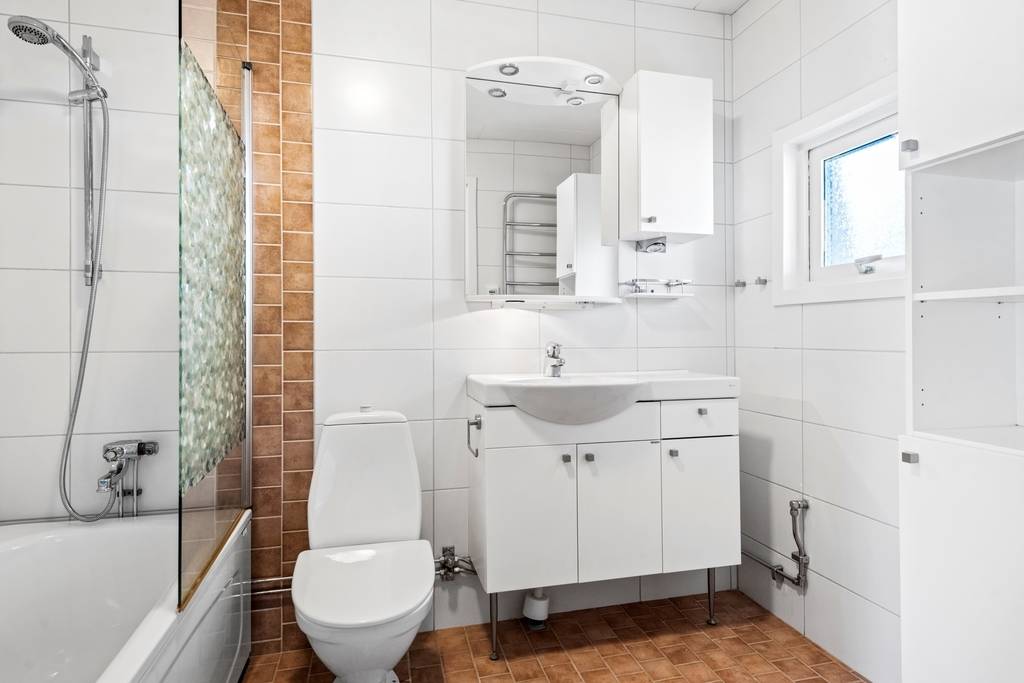 5 rum Par-/kedje-/radhus på Engelbrektsvägen 52 Vallentuna Vallentuna kommun - bild 14