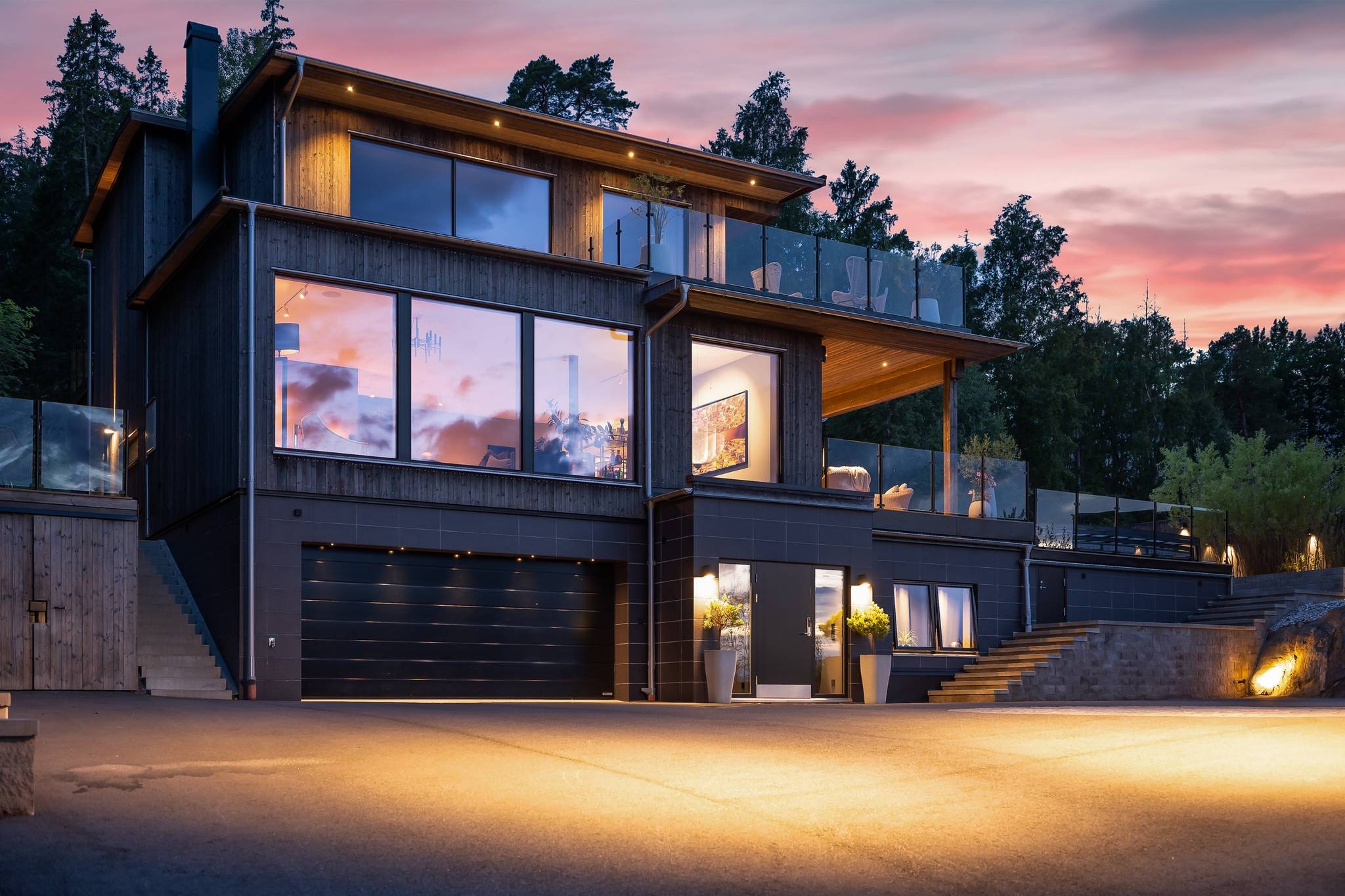 8 rum villa på Strandvägen 73A Tyresö Strand, Tyresö kommun - bild 1