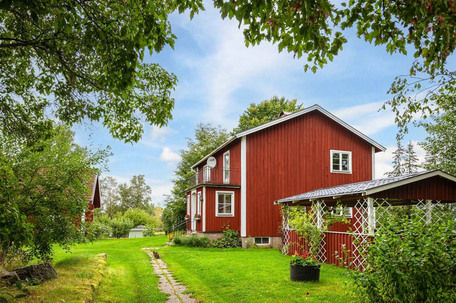 5 rum Gård med jordbruk på Örebrovägen 230 Hällestad Finspångs kommun - bild 3