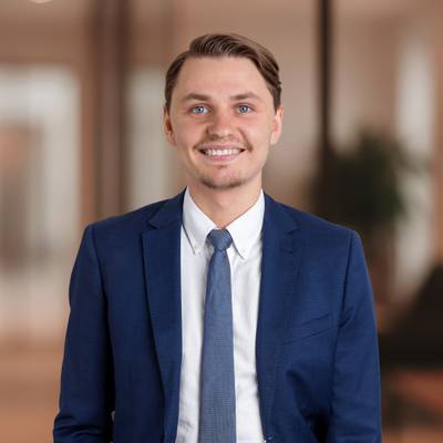 Mäklare Andreas Öbrink