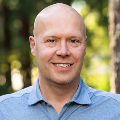 Mäklare Peter Olsson