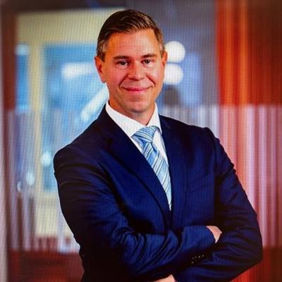 Mäklare Kristofer Eke