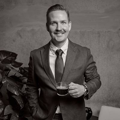 Mäklare Mikko Salomäki