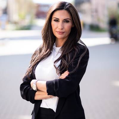 Mäklare Izabelle Garis