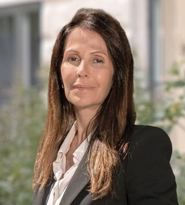 Mäklare Elena Ghatan