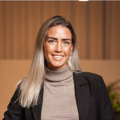 Mäklarbild på Alice Burland