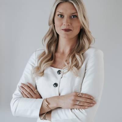 Mäklare Viktoria Överlien