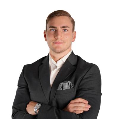 Mäklarbild på Max Sterner